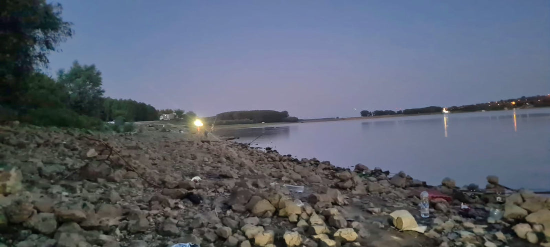 🌙🎣🔦 Obțineți rezultate garantate la pescuitul nocturn cu o lanternă de cap puternică și practică! 🔦🎣🌙 everbeam România